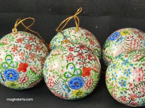 Handmade
rustic baubles