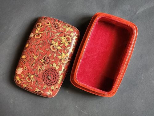 Red
floral jewelry box